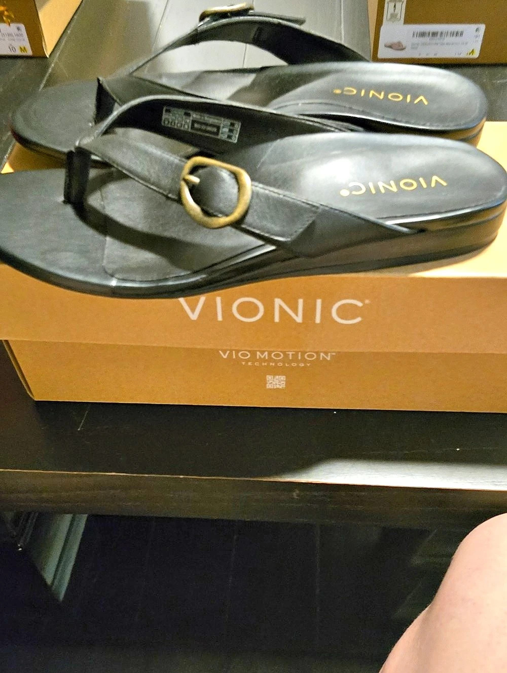 Vionic Grove Black Leather Sandals NIB